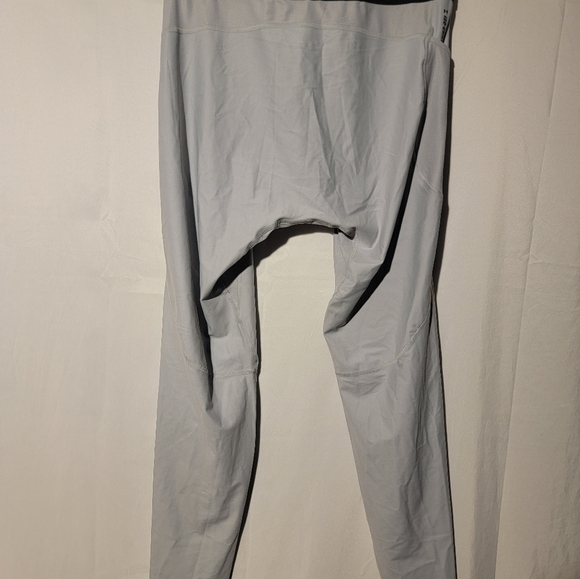 Under Armour Mens Heat Gear ISO-CHILL Size XL 1365226-011 Gray Compression - Picture 2 of 7